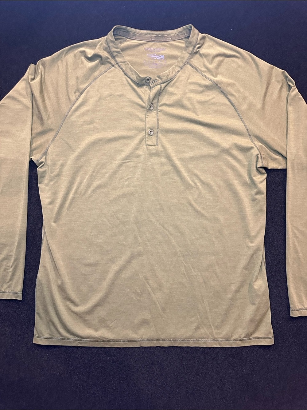 Men's Long-Sleeve Henley Shirt in Army Green